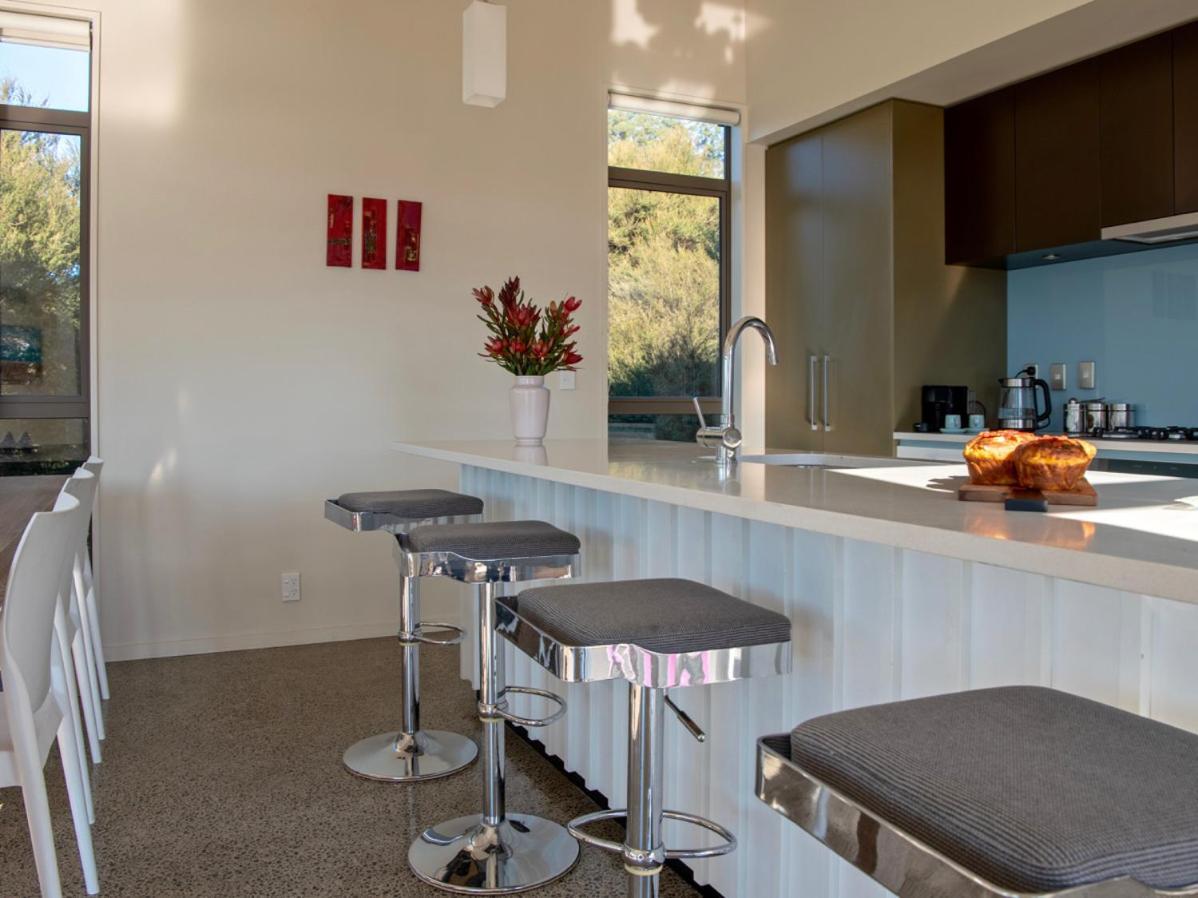 Kotare Point Paradise - Akaroa Holiday Home المظهر الخارجي الصورة